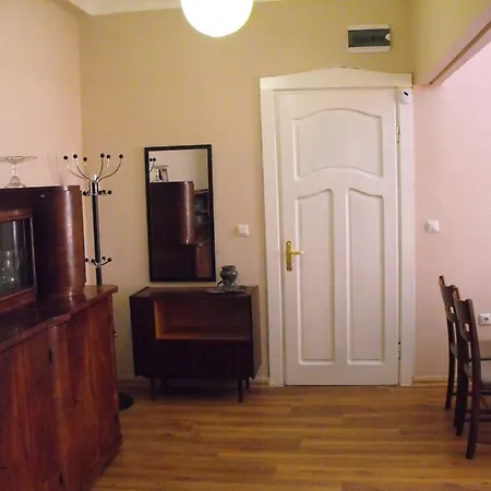 Julia Garden Appartement