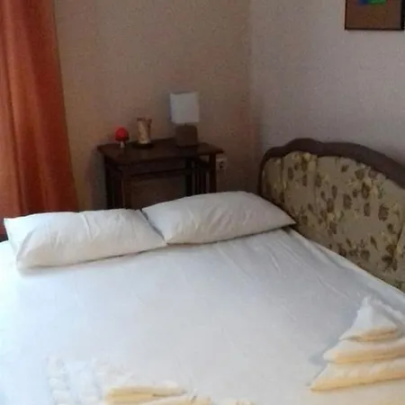 Julia Garden Appartement *